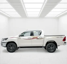Toyota Hilux GLX 2.7L 2026 Exporting from Dubai to Africa